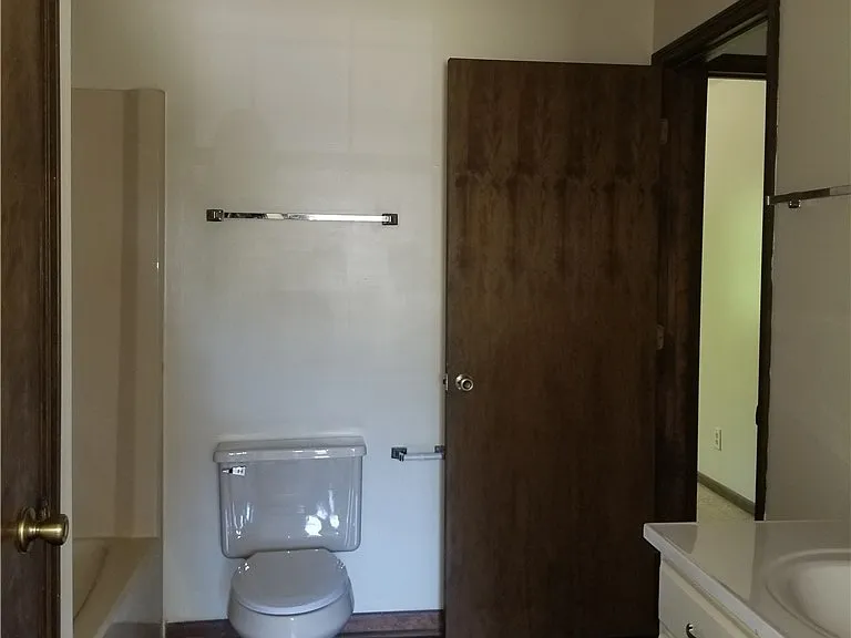 2401 Oak St #A — Photo 12