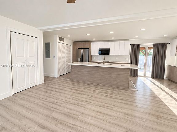 5th image of 7907 NW 73rd Ter