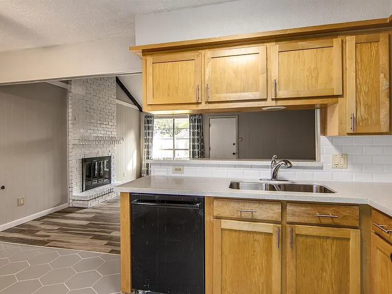 4305 Fairway St — Photo 11
