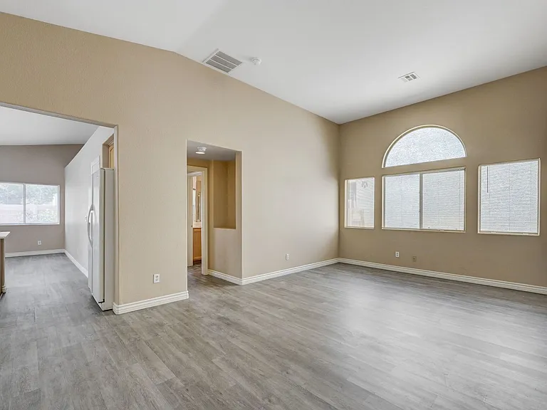 527 Braided River Ave — Photo 9