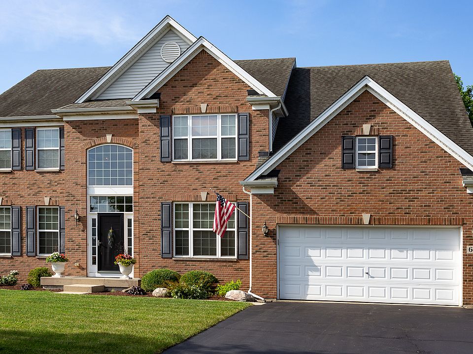 1st image of 652 Versailles Dr