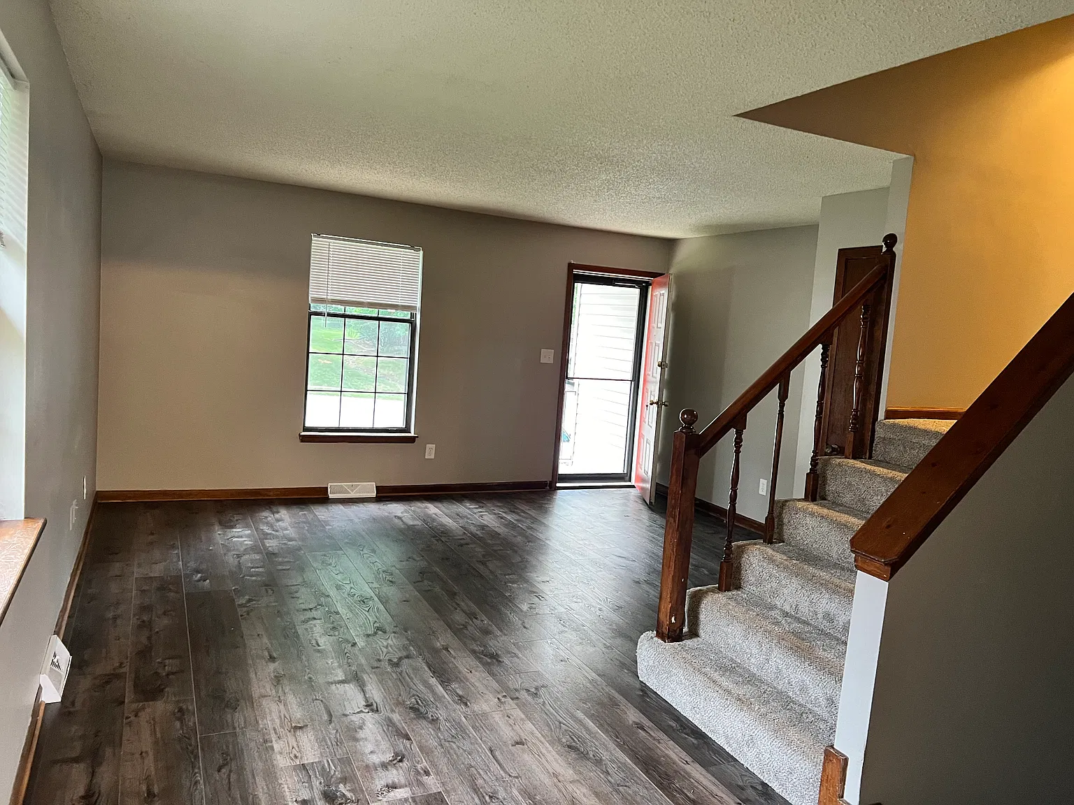 1118 E Johnston St — Photo 4