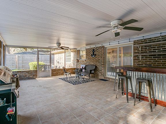 2nd image of 2931 Marion Ct E