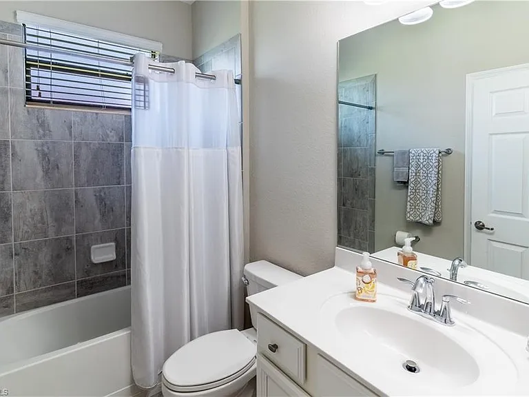 1414 Oceania Dr S — Photo 16
