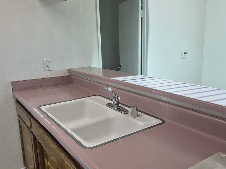 5038 Laurel Canyon Blvd #14 — Photo 3