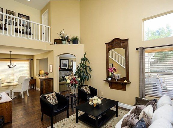 5th image of 3196 Rowena Dr