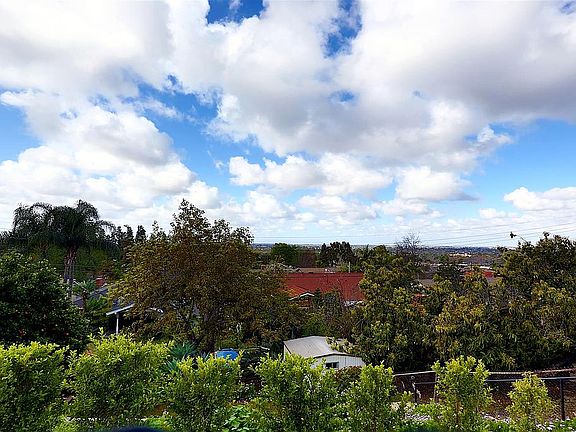 3rd image of 11520 Scenic Dr