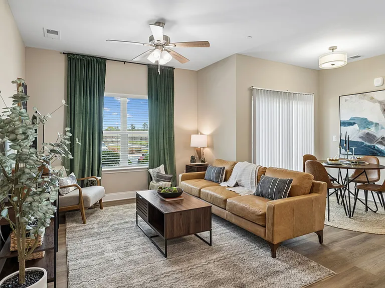 Serene - 2 Bed / 2 Bath - 950 Sq.Ft.