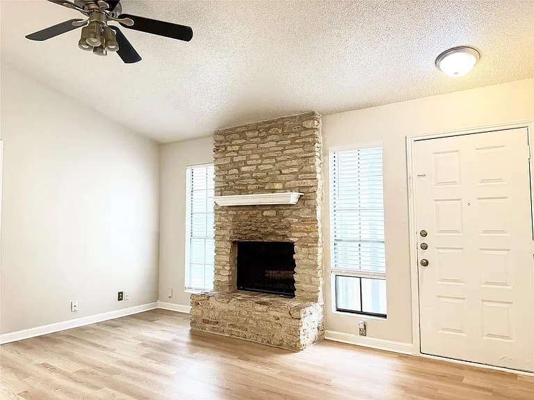 1915 Margalene Way #B — Photo 8