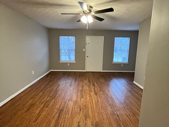 3rd image of 165 Garnet Dr