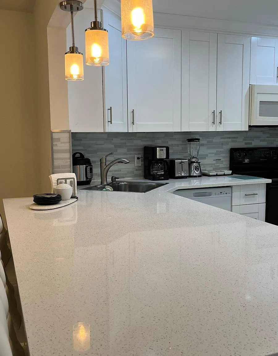 2 bed, 1050 sqft, $2,400 — Photo 4