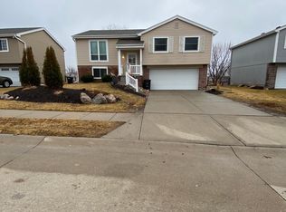 15265 Wirt St, Omaha, NE 68116