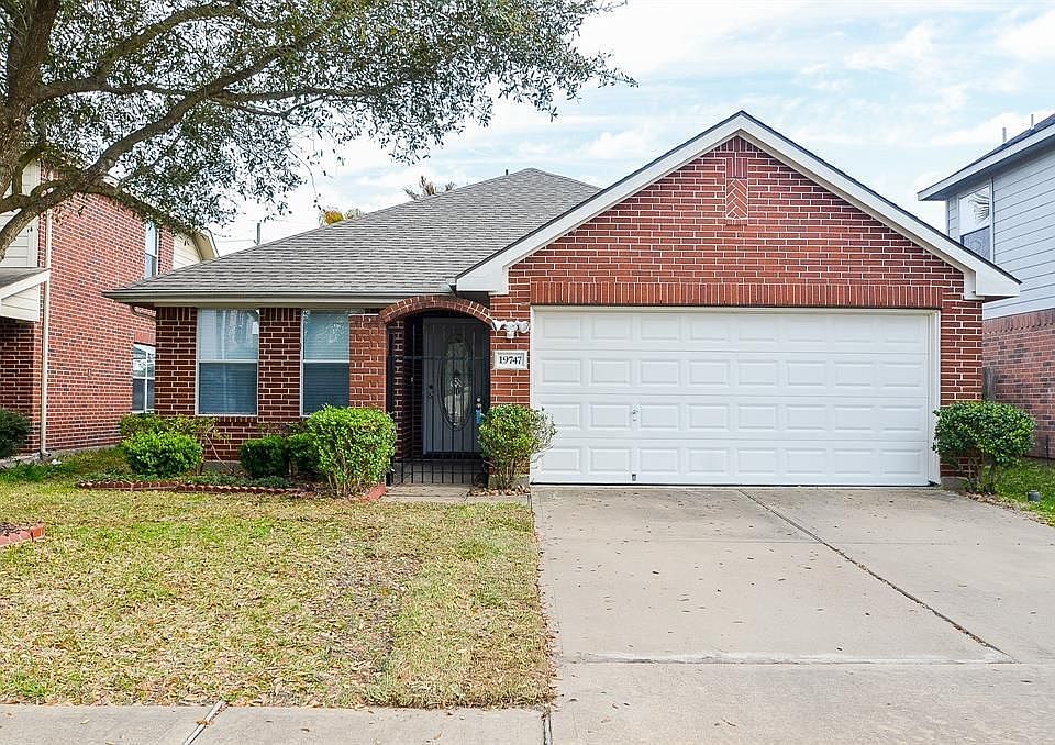 1st image of 19747 Whispering Hollow Ln