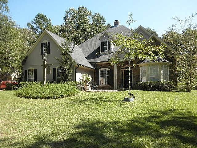 1st image of 135 Winterberry Ln