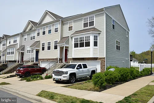 390 English Oak Ln Photo 1
