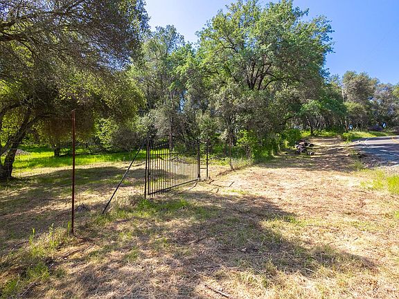 4th image of 18590 Burke Dr