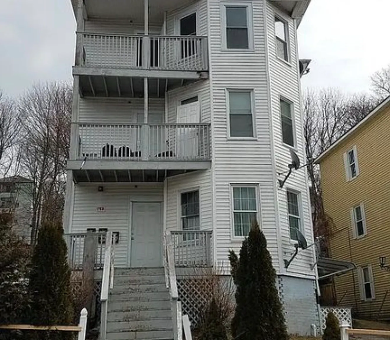 3 bed, 1060 sqft, $2,000 — Photo 1