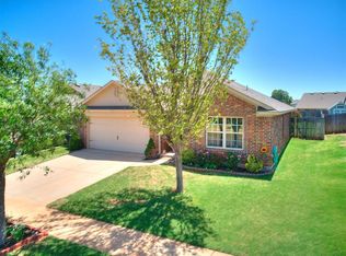 2804 Fountaingrass Rd, Oklahoma City, OK 73128