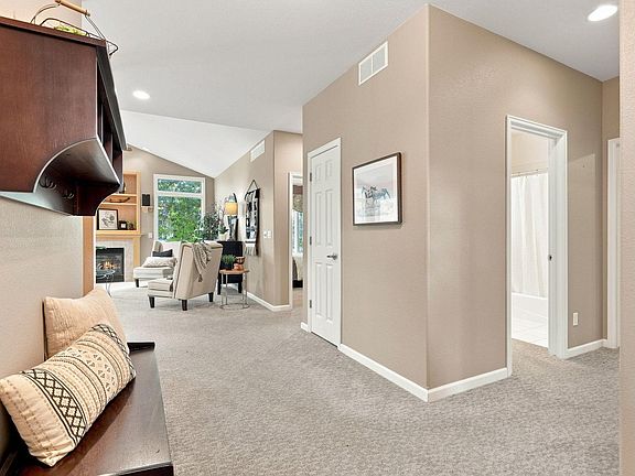 5th image of 2721 Moore Ln