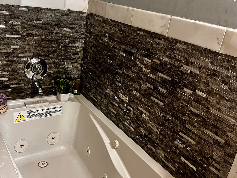 Jacuzzi Tub