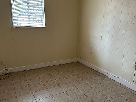 4th image of 3503 Rosemary Ave
