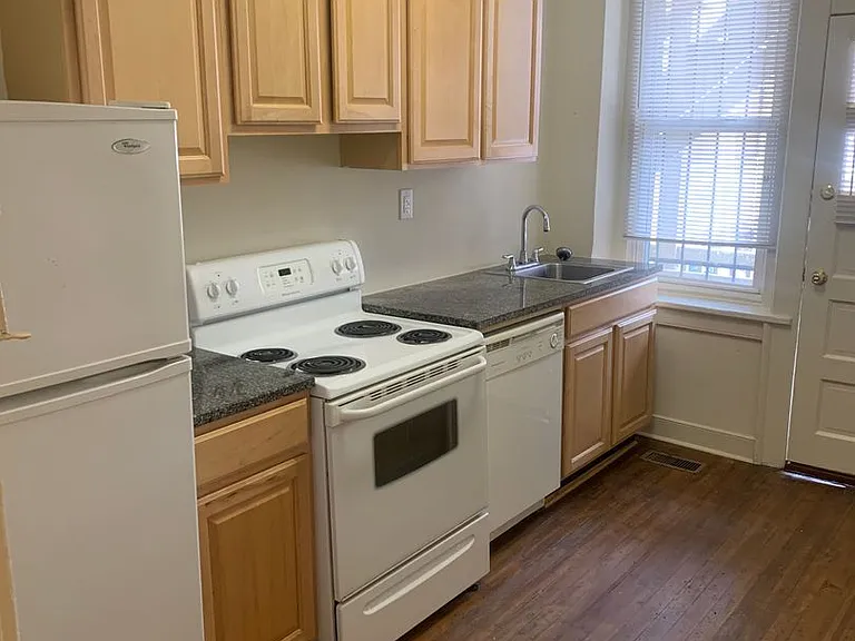 2712 Hanover Ave — Photo 4