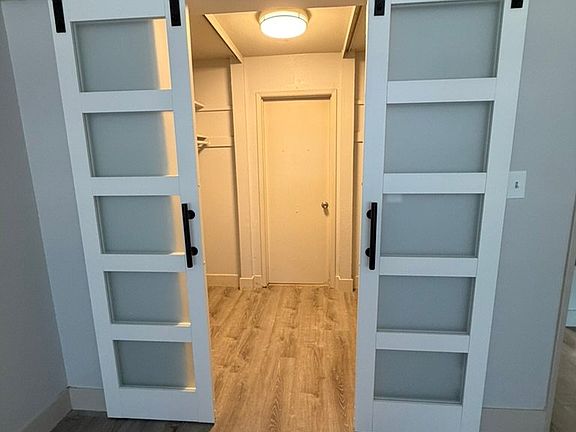 5th image of 320 Franciscan Ct APT 10