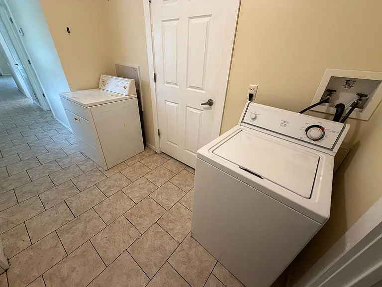 9086 Highway 165 S #A — Photo 10