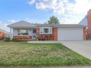 14133 Stratford St, Riverview, MI 48193