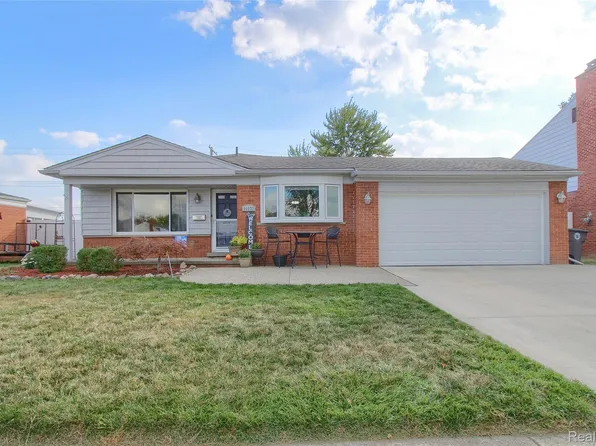 14133 Stratford St, Riverview, MI 48193