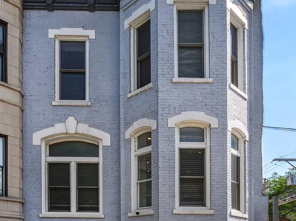 113 W Elm St, Chicago, IL 60610