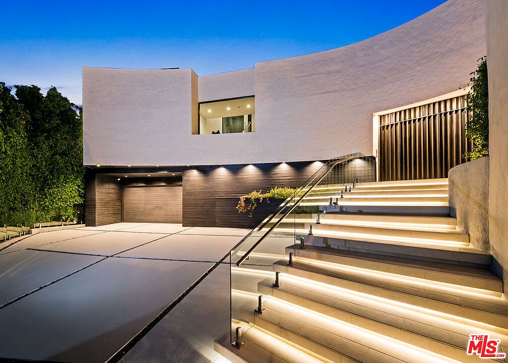 9455 Readcrest Dr, Beverly Hills, CA 90210 | Zillow