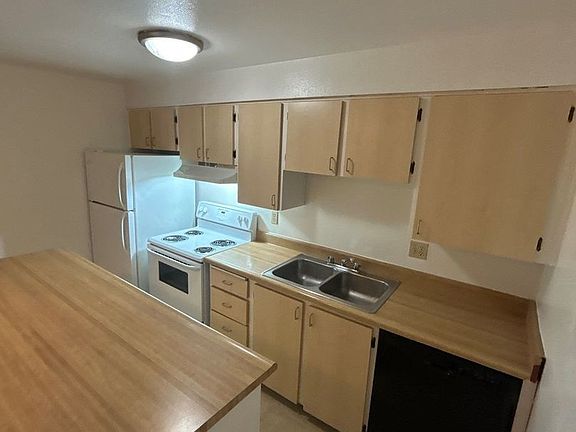 5th image of 4788 Skyline Rd S APT 6