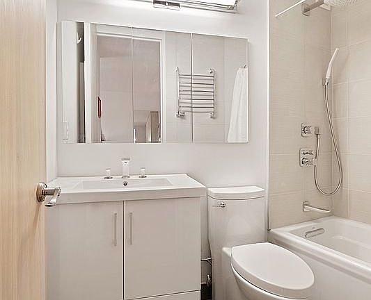 4th image of 5 E 22nd St APT 16B