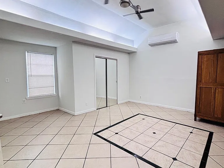 7618 Linden St — Photo 3