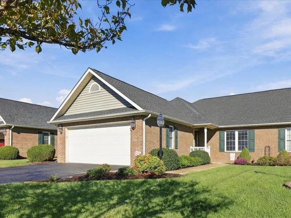 19 Saint Ives Dr, Fishersville, VA 22939