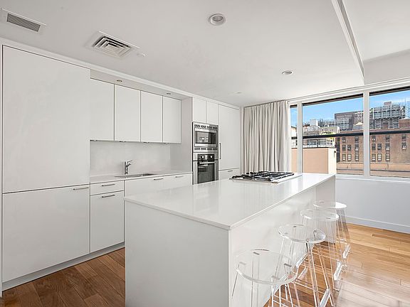 4th image of 84 White St APT 10D