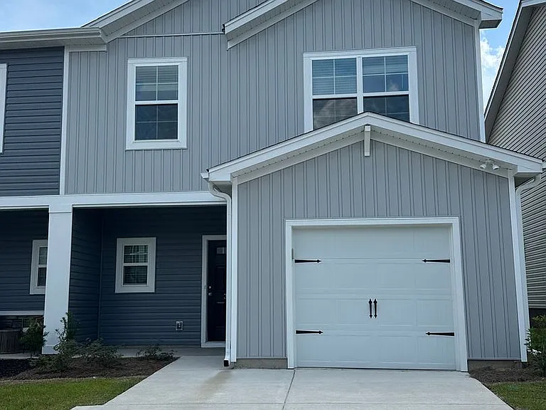 304 S Lake Ct — Photo 1
