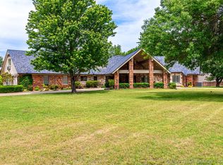 2200 W Blue Starr Dr, Claremore, OK 74017