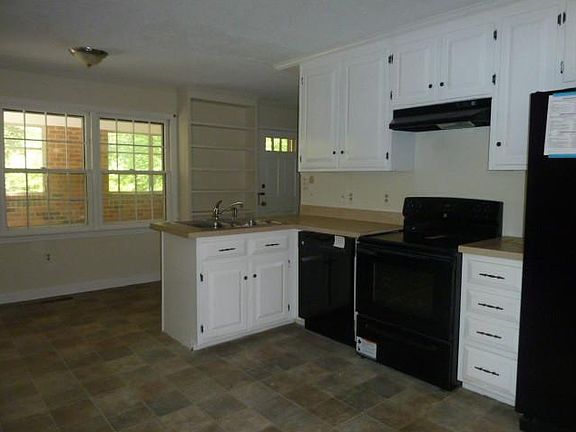 3rd image of 169 Cabell Dr