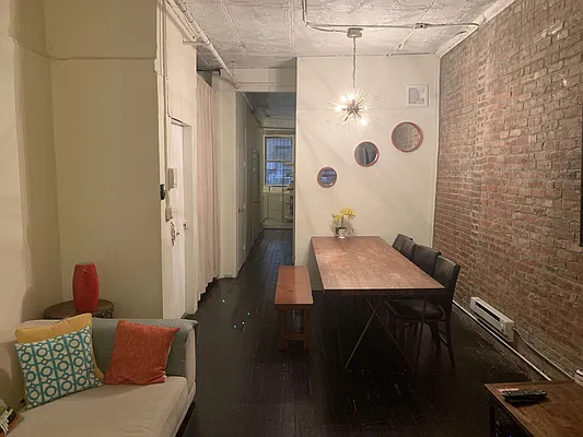 Rented by Flatiron Real Estate Advisors LLC | media 29