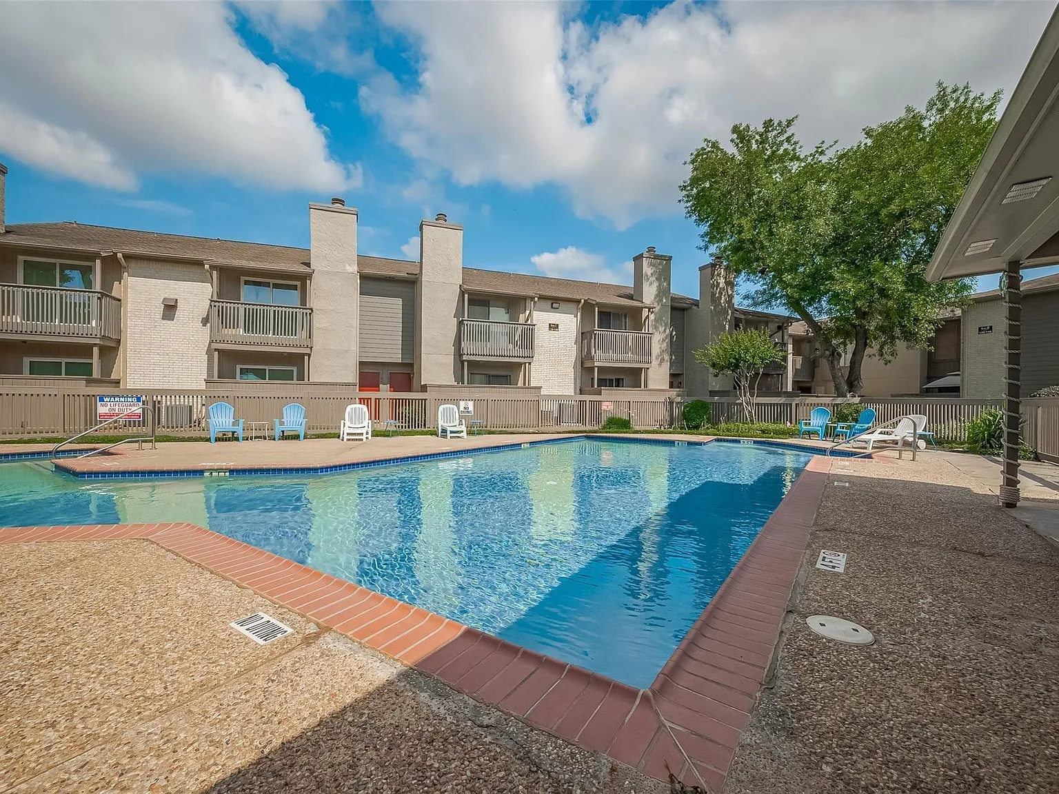 2 bed, 1.0 bath, 864 sqft, $1,250 — Photo 2
