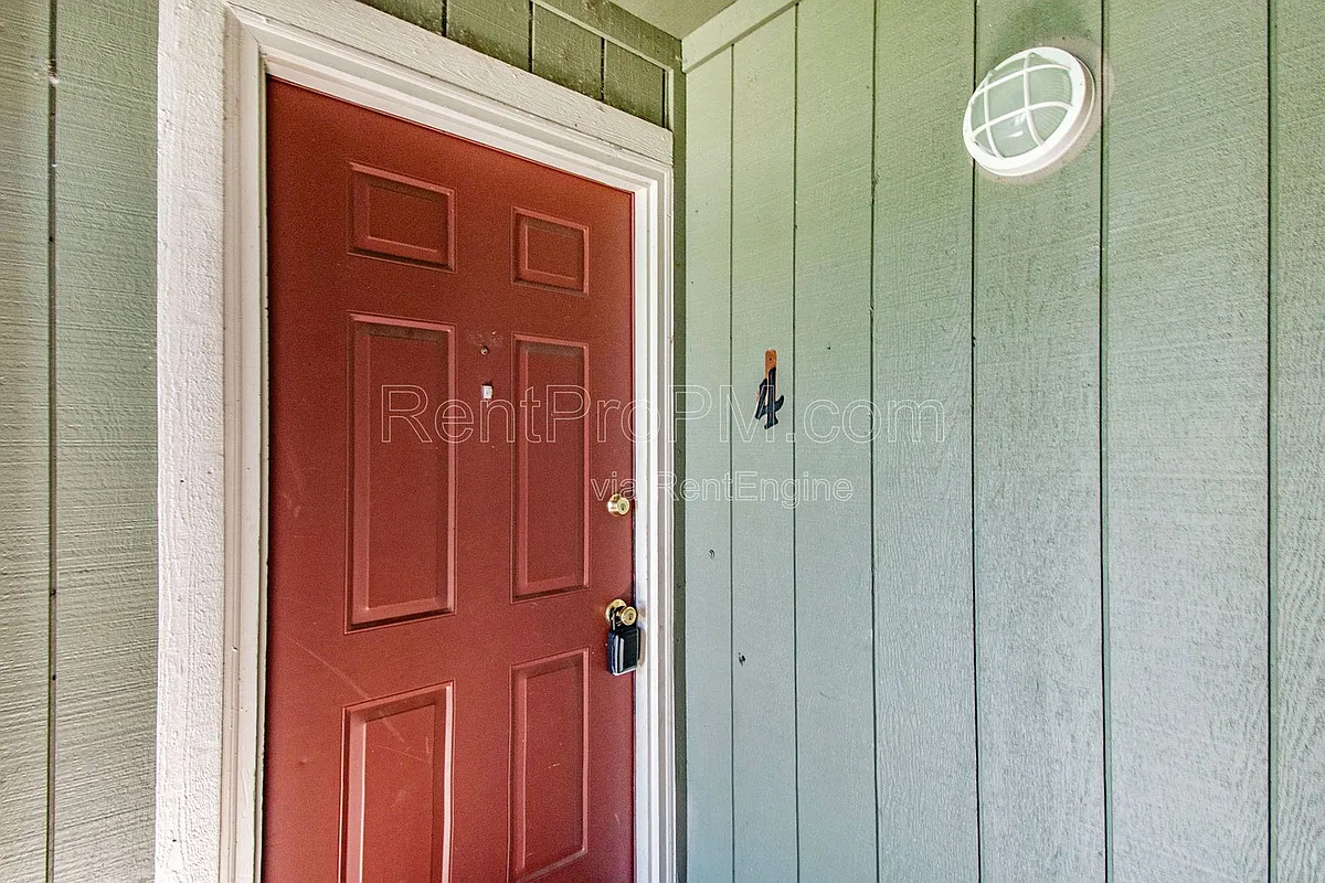 Building Photo - 4501 Boardwalk Dr #A4