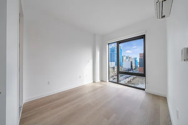 Bedroom, photo 1