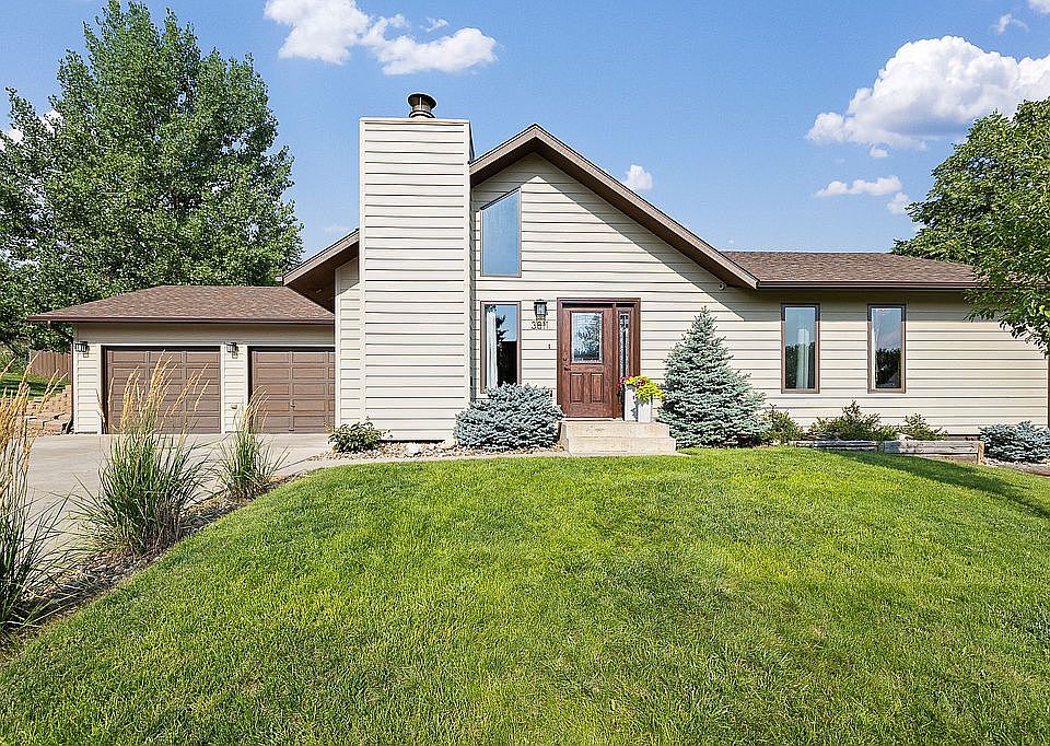 1st image of 3811 Meadowbrook Dr