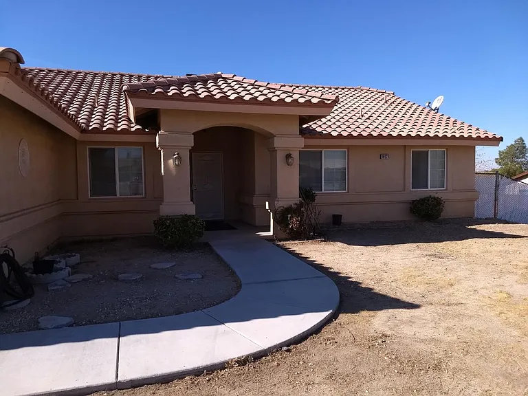 16420 Los Cedros Rd — Photo 3