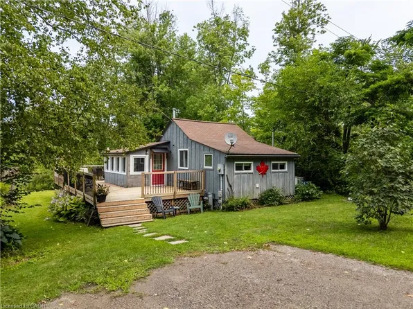 716 Sandy Bay Rd, Haldimand County, ON N1A 2W6