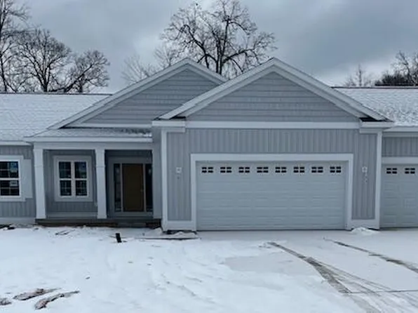5864 Hillbrook Ct NE, Belmont, MI 49306