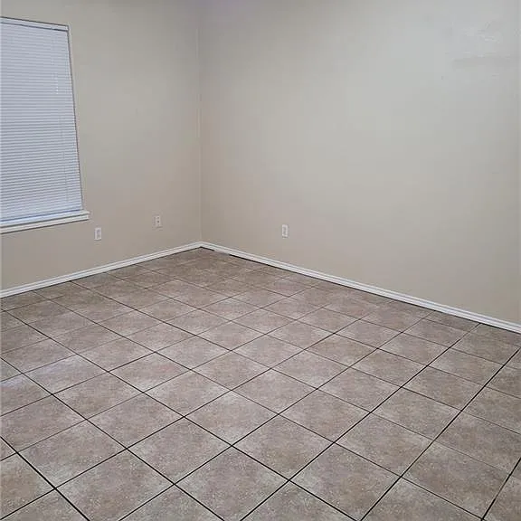 813 W Bronze Dr #4 — Photo 9
