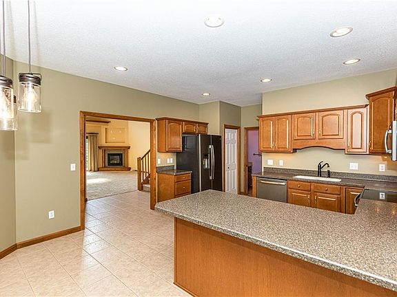4th image of 6325 Stonebrook Dr #1B